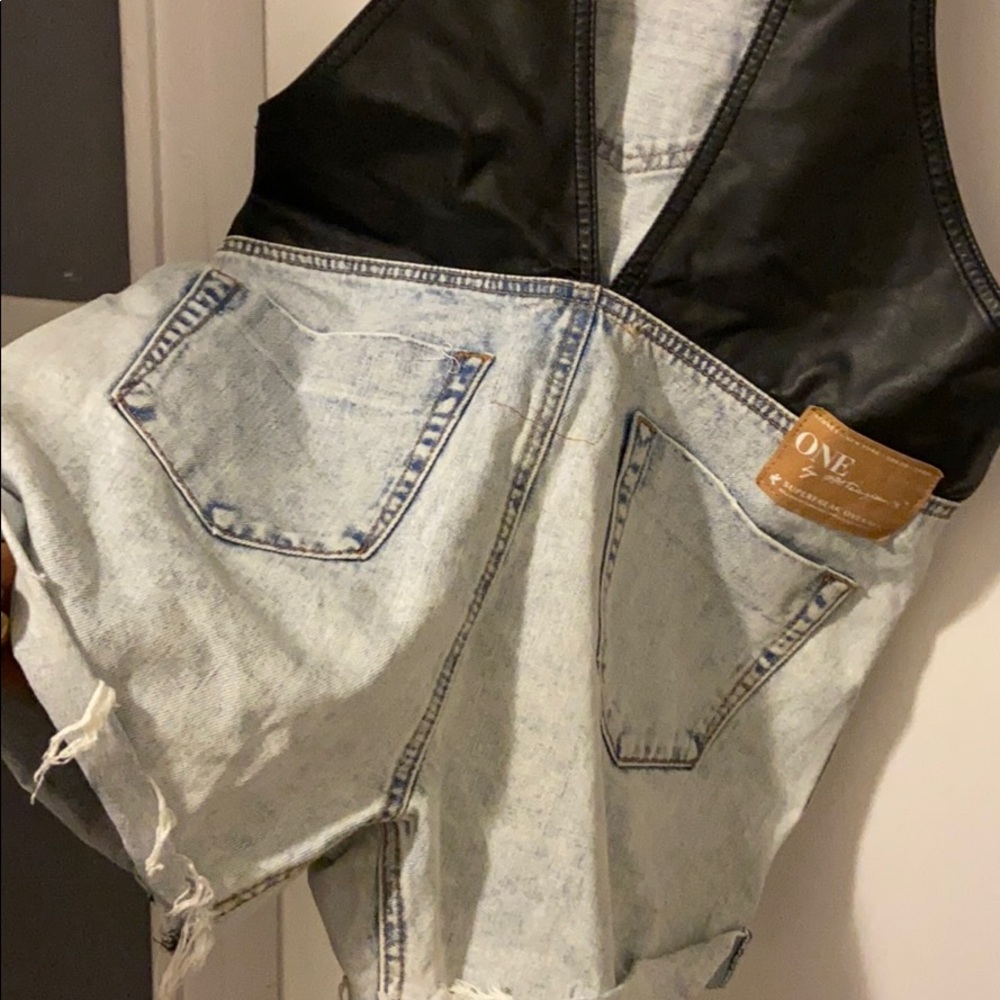 One teaspoon *superfreak overall* leather details - Picture 3 of 4